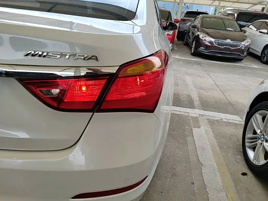 Hyundai Mistra — миниатюра 8
