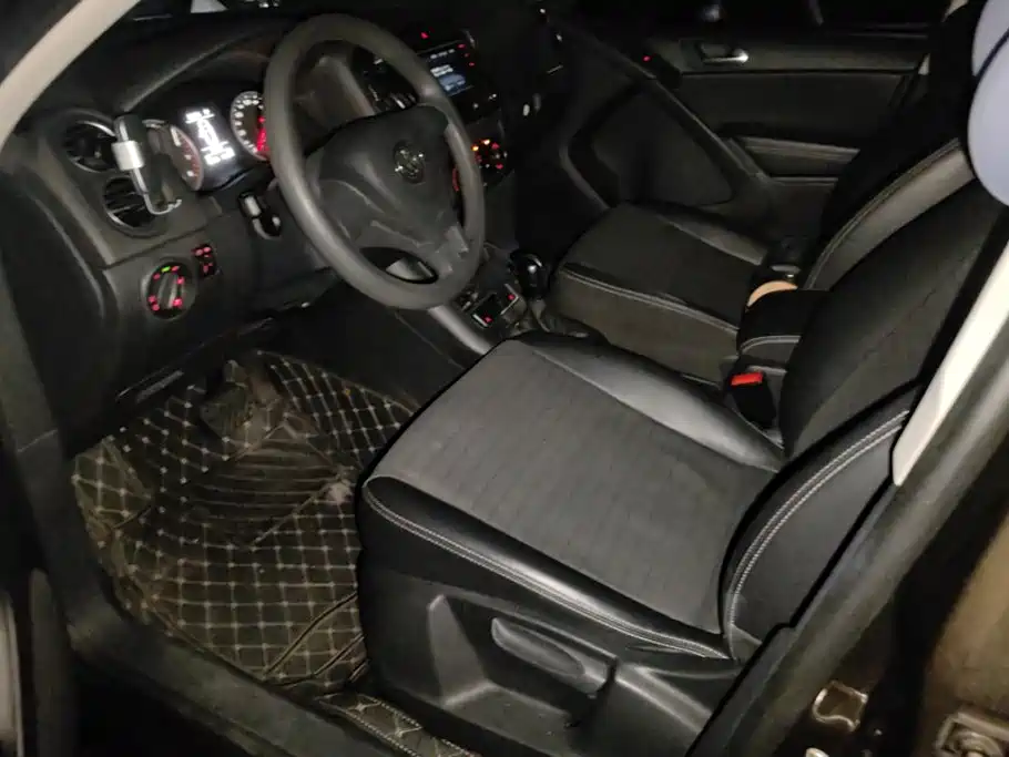 Volkswagen Tiguan — миниатюра 9