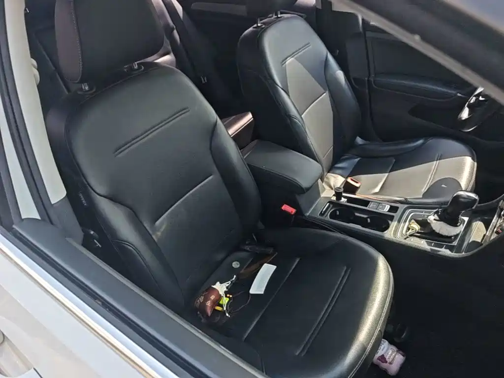 Volkswagen Golf — миниатюра 25