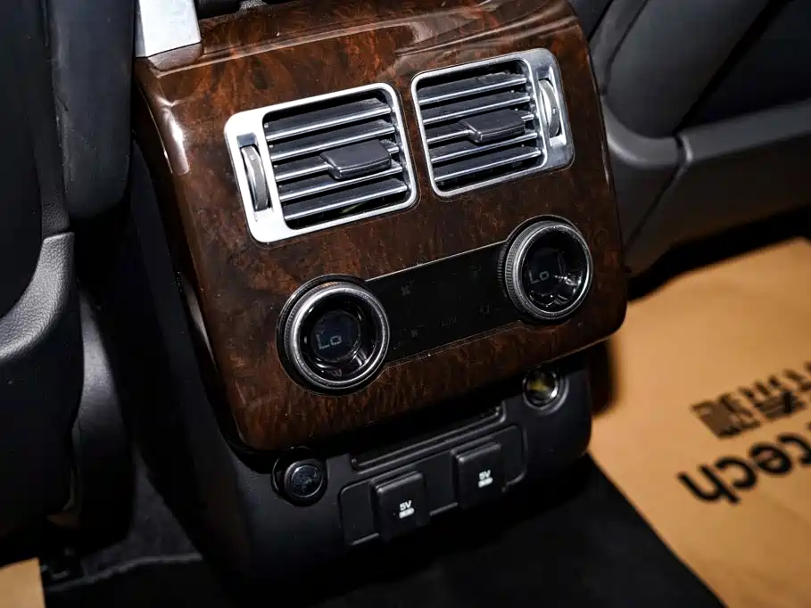 Land Rover Range Rover — миниатюра 20