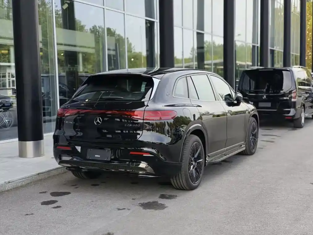 Mercedes-Benz EQS SUV — миниатюра 4
