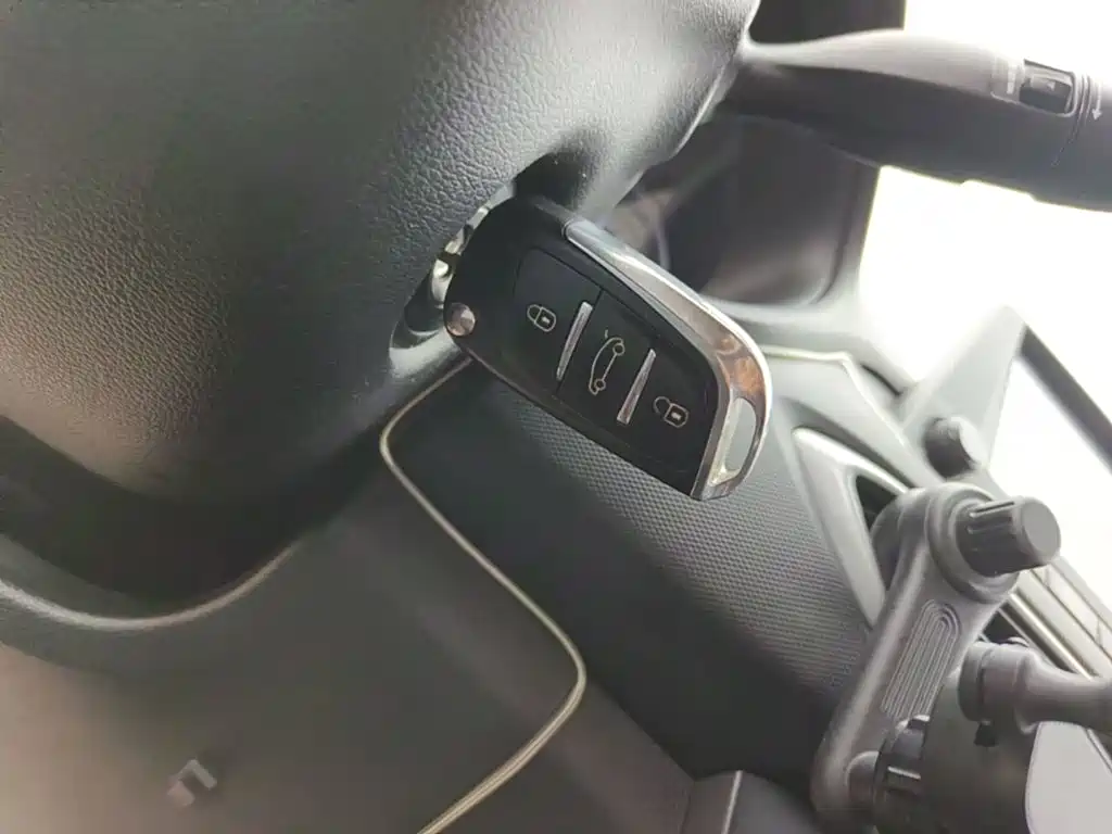 Hyundai Elantra — миниатюра 9