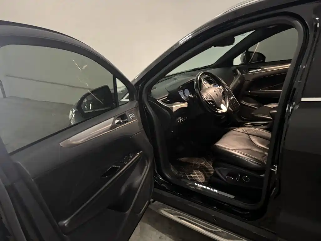 Lincoln MKC — миниатюра 18