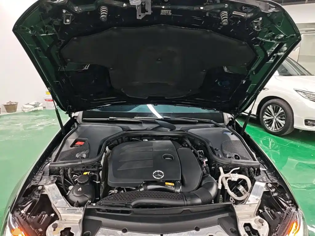 Mercedes-Benz E-Class — миниатюра 20