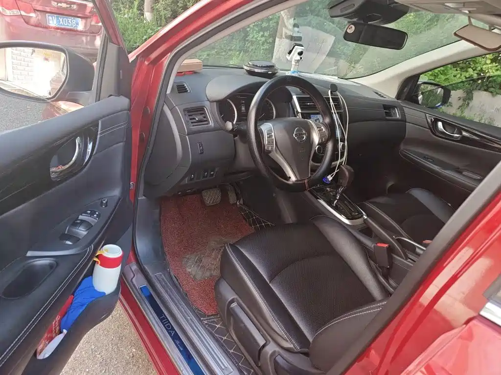 Nissan Tiida — миниатюра 14