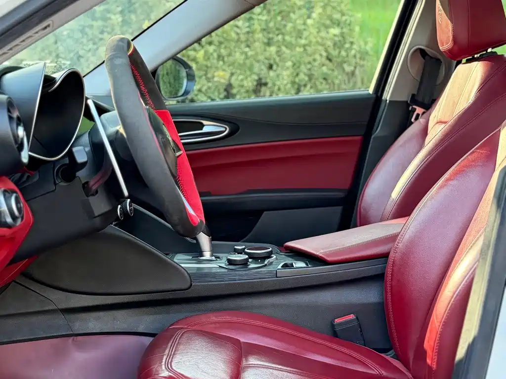 Alfa Romeo Giulia — миниатюра 6