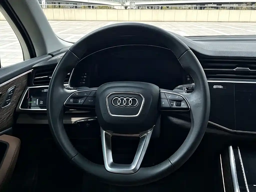 Audi Q7 — миниатюра 5