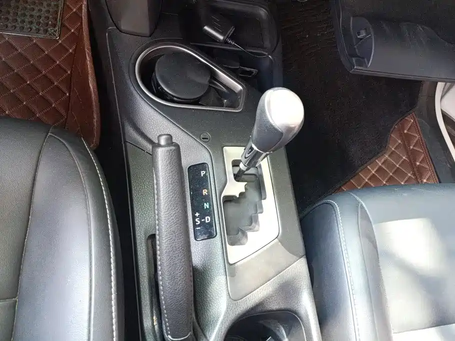 Toyota RAV4 — миниатюра 16