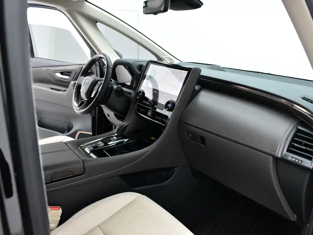 Toyota Vellfire — миниатюра 11