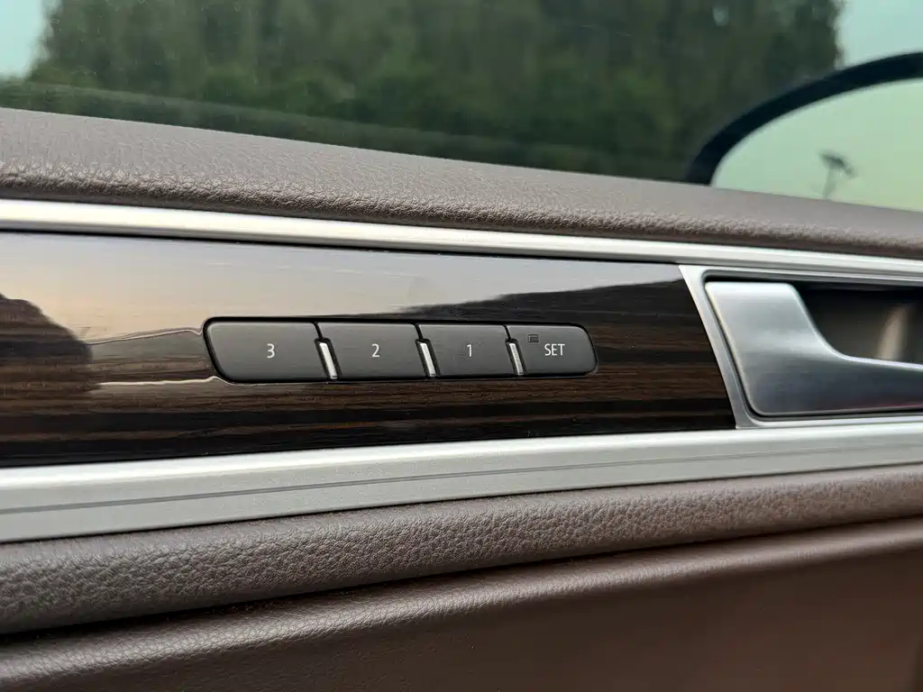 Volkswagen Touareg — миниатюра 13
