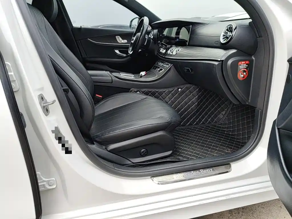 Mercedes-Benz E-Class (Import) — миниатюра 9