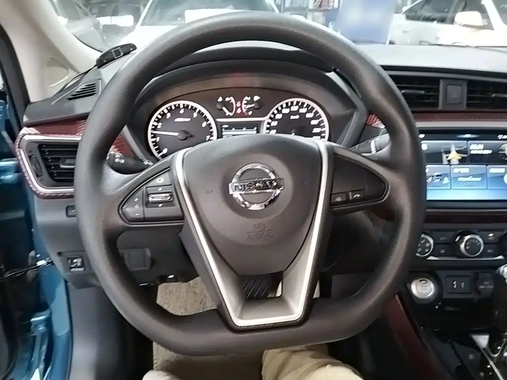 Nissan Bluebird — миниатюра 11