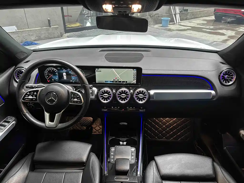 MERCEDES-BENZ GLB