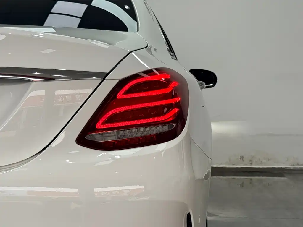 Mercedes-Benz C-Class — миниатюра 18