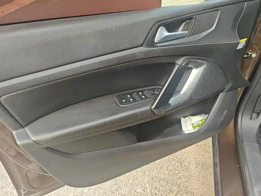 Peugeot 408 — миниатюра 7