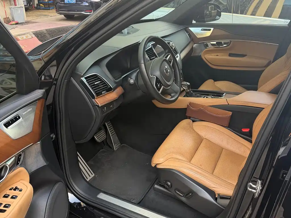 Volvo XC90 — миниатюра 2