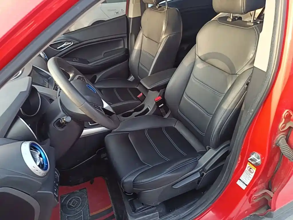 BYD Yuan EV — миниатюра 15
