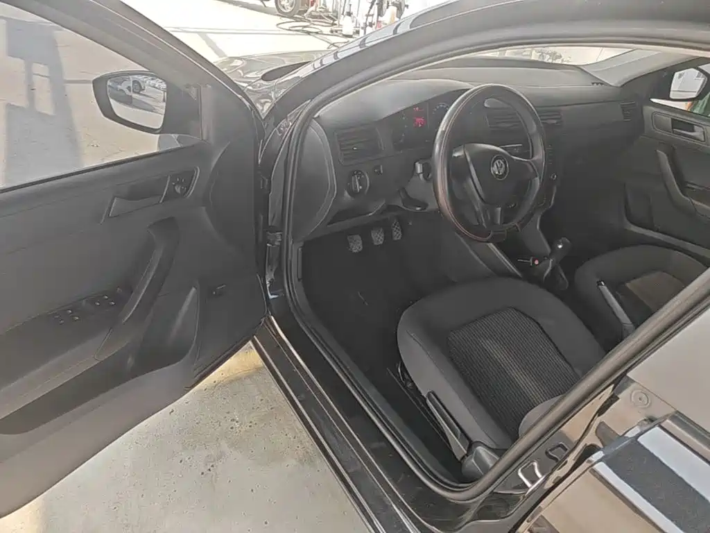 Volkswagen Santana — миниатюра 16