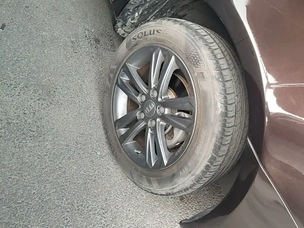 Geely Emgrand — миниатюра 12