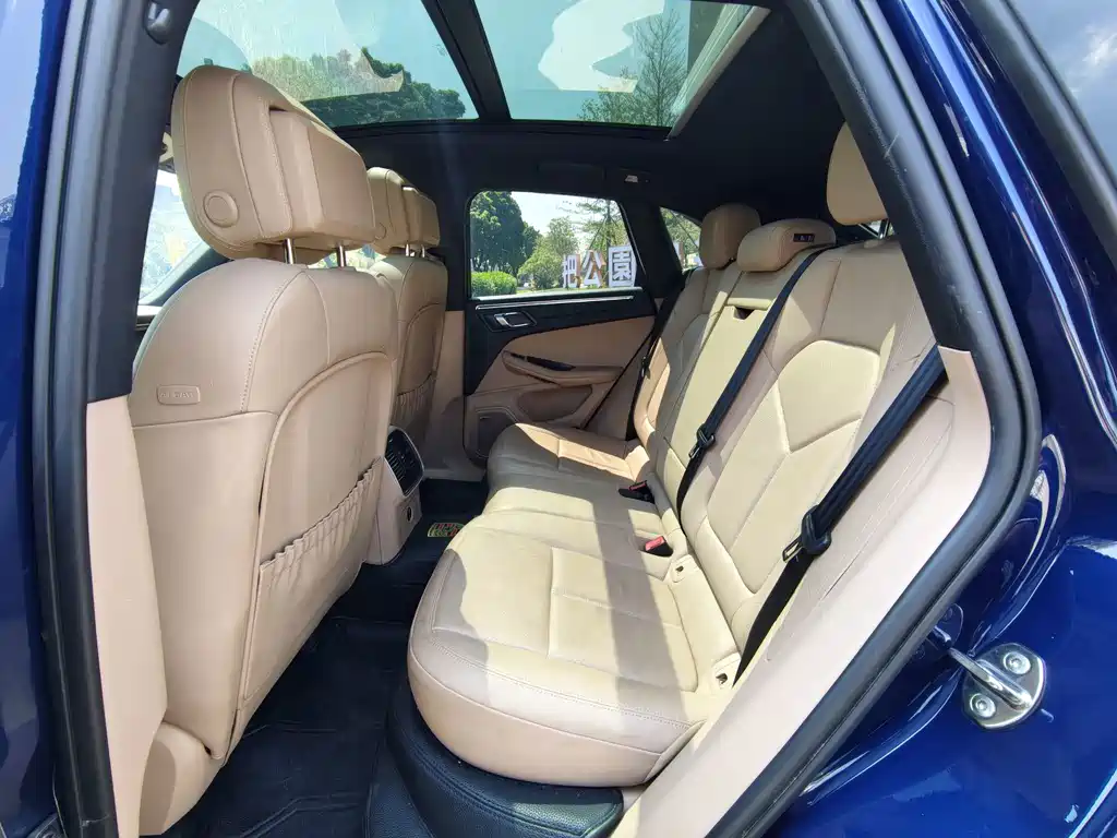 Porsche Macan — миниатюра 7