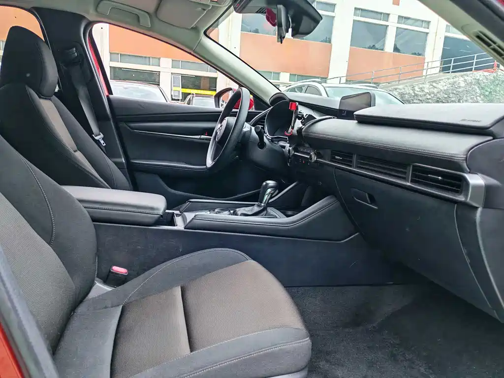 Mazda 3 Axela — миниатюра 10