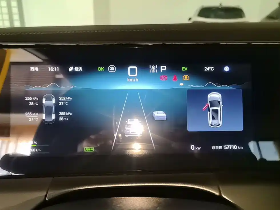 BYD L DM-i — миниатюра 12