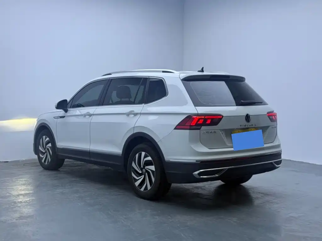 Volkswagen Tiguan L — миниатюра 5