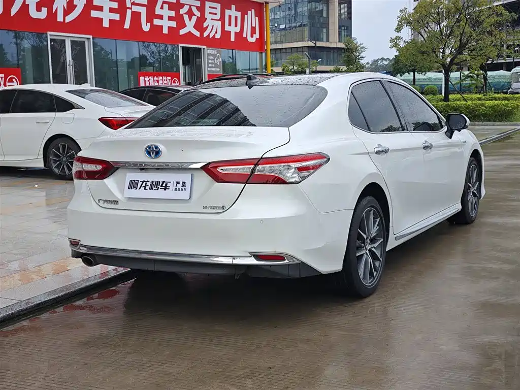 Toyota Camry — миниатюра 9