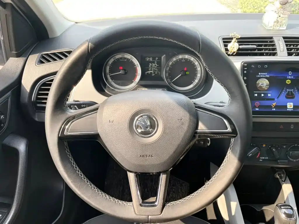 Skoda Fabia — миниатюра 7