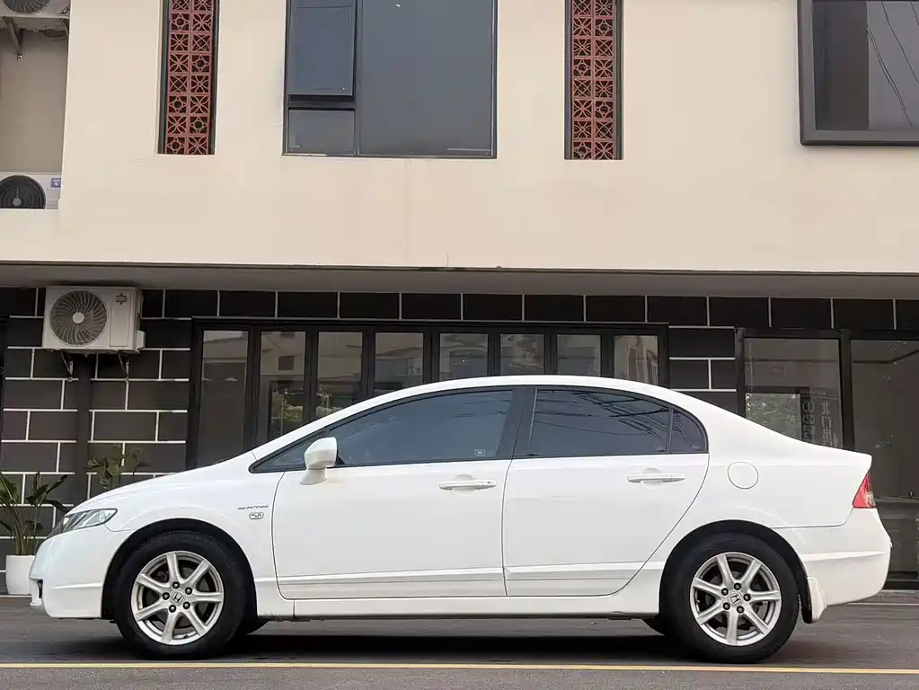 Honda Civic — миниатюра 7