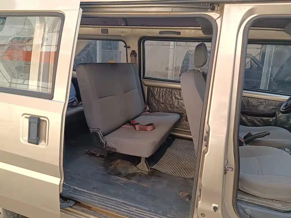 Wuling Rongguang — миниатюра 10