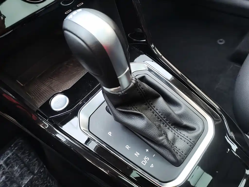 VOLKSWAGEN T ROC EXPLORING SONGS