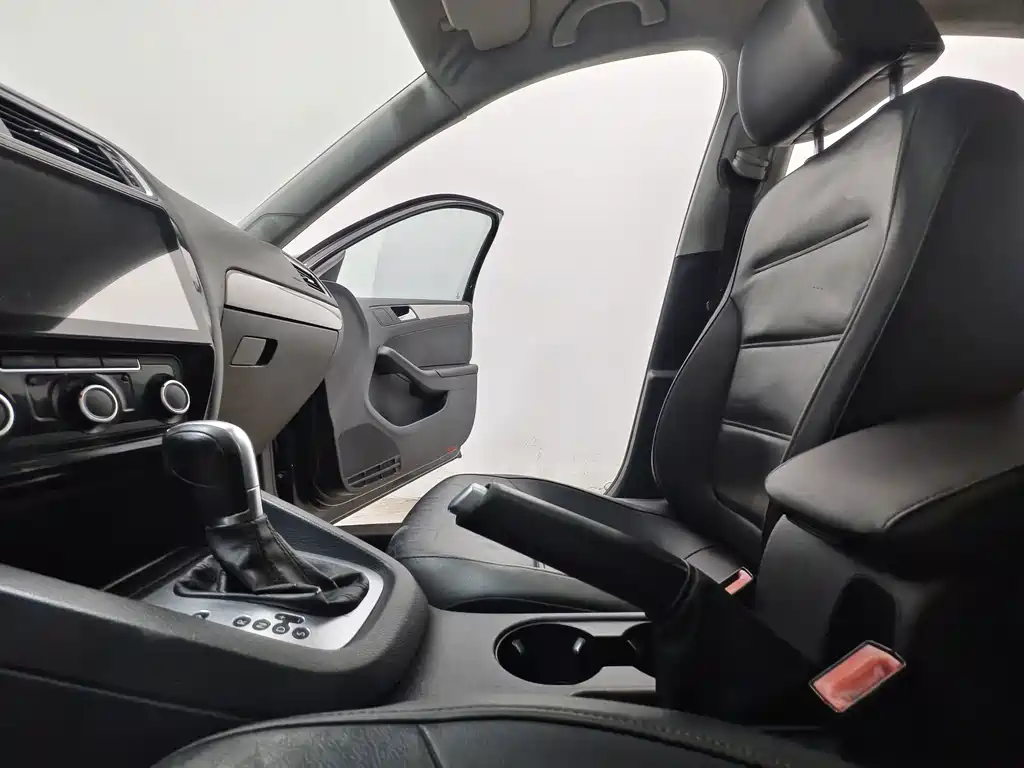Volkswagen Sagitar — миниатюра 12