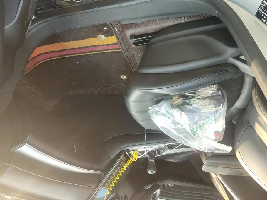 Roewe RX5 MAX — миниатюра 8