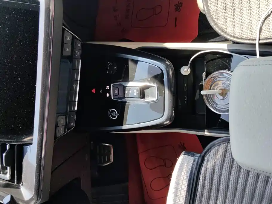 Audi Q4 e-tron — миниатюра 16