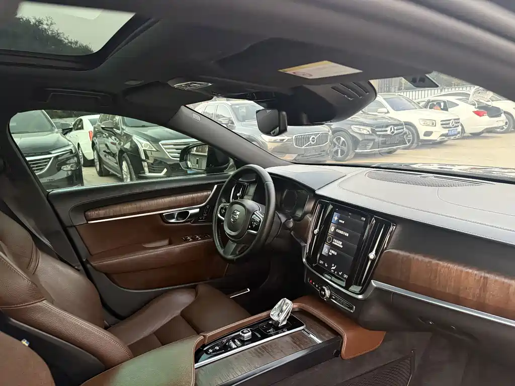 Volvo S90 — миниатюра 8