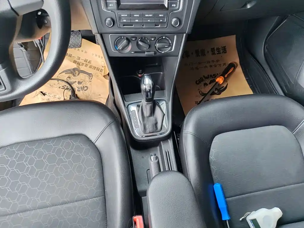 Volkswagen Santana — миниатюра 14