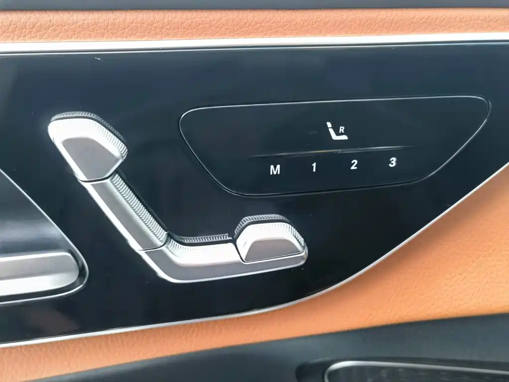 Mercedes-Benz GLC — миниатюра 31