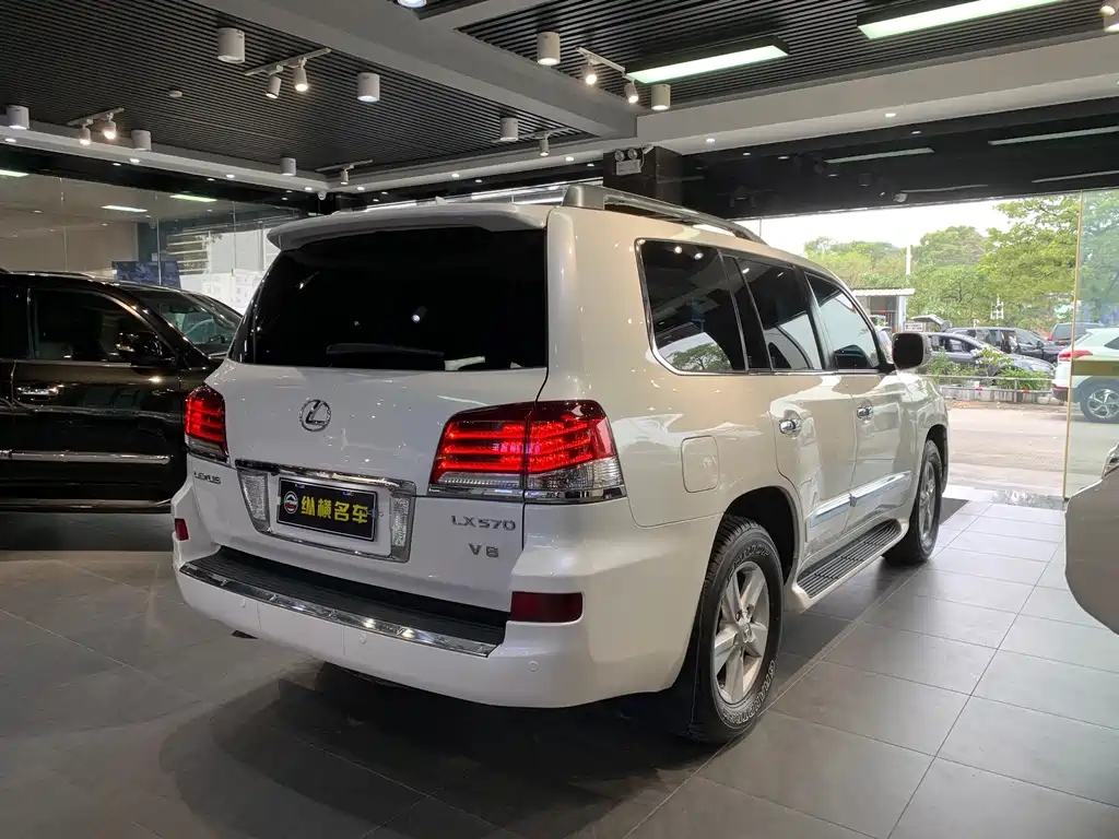 Lexus LX 2013 570