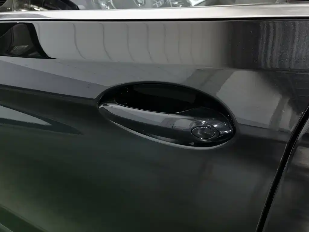 BMW 5 Series New Energy — миниатюра 18