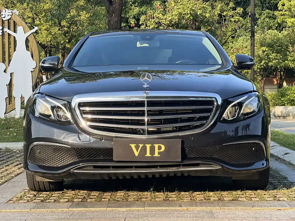 Mercedes-Benz E-Class — миниатюра 2