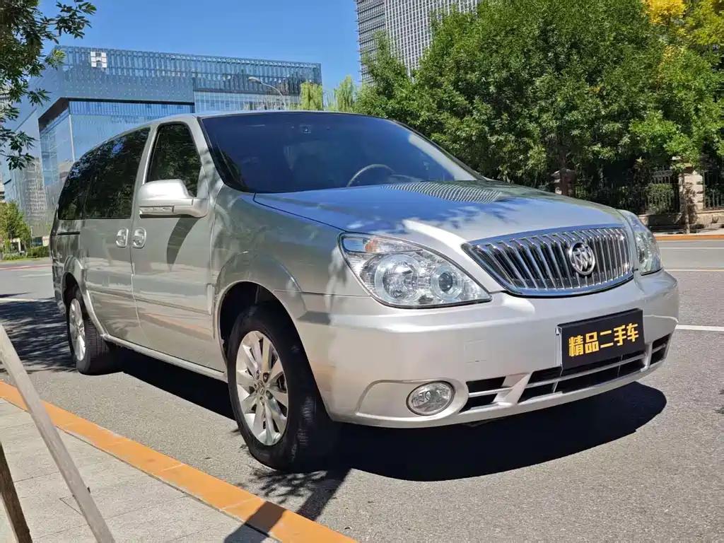 Buick GL8 — миниатюра 2