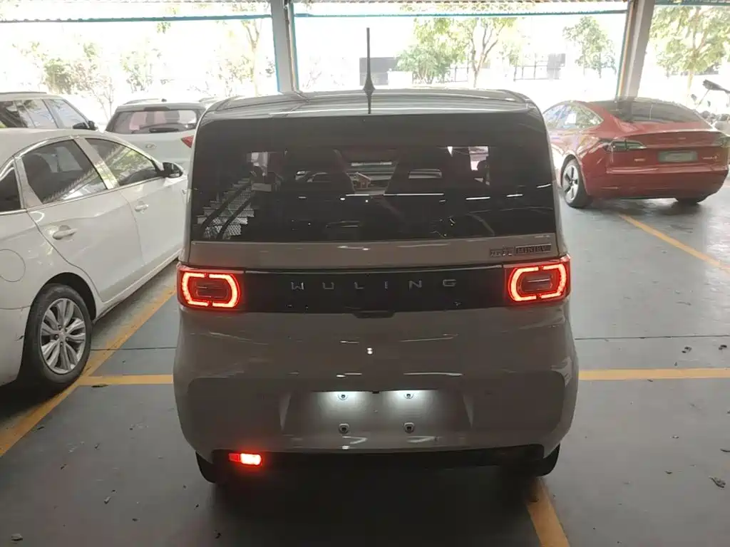 Wuling MINIEV — миниатюра 6
