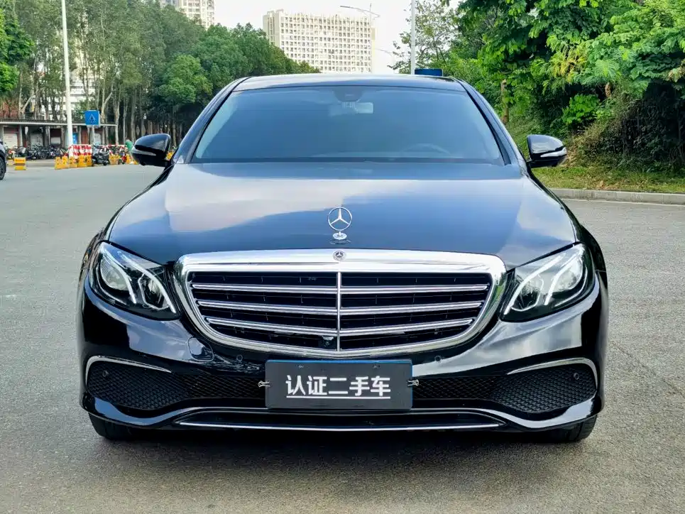 Mercedes-Benz E-Class — миниатюра 2