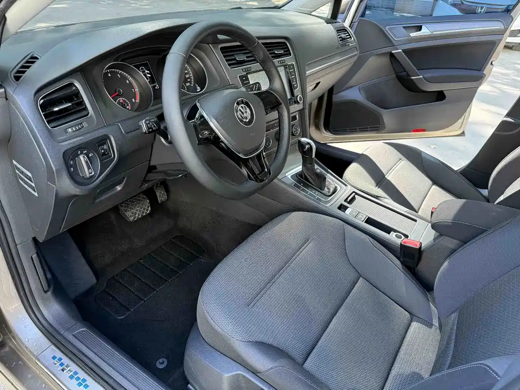 Volkswagen Golf — миниатюра 4