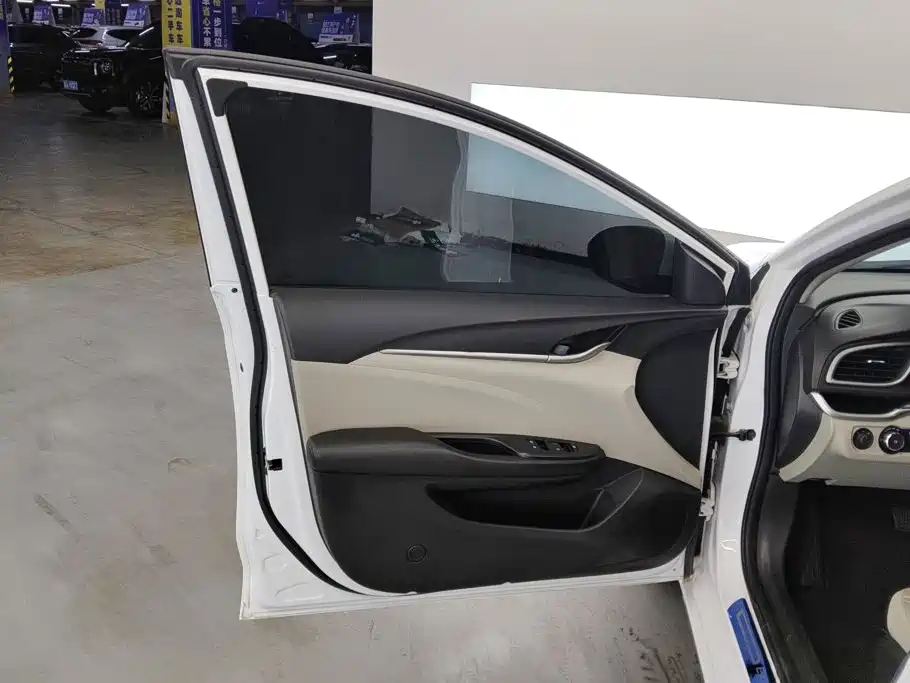 Buick Excelle — миниатюра 7