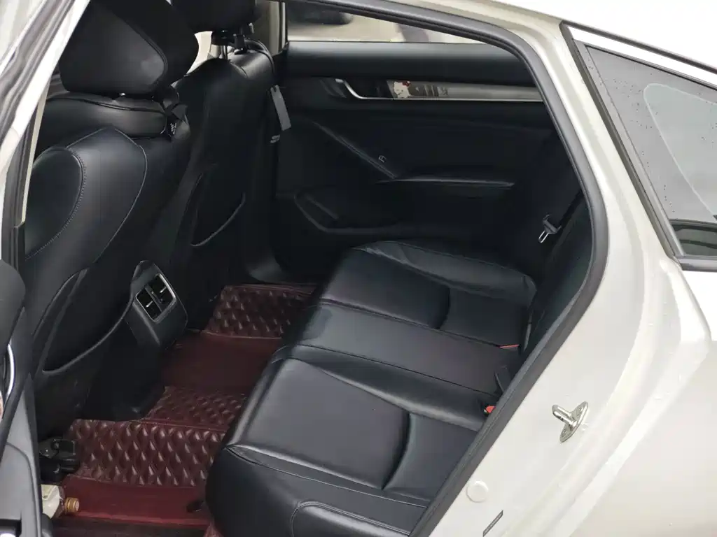 Honda Accord — миниатюра 7