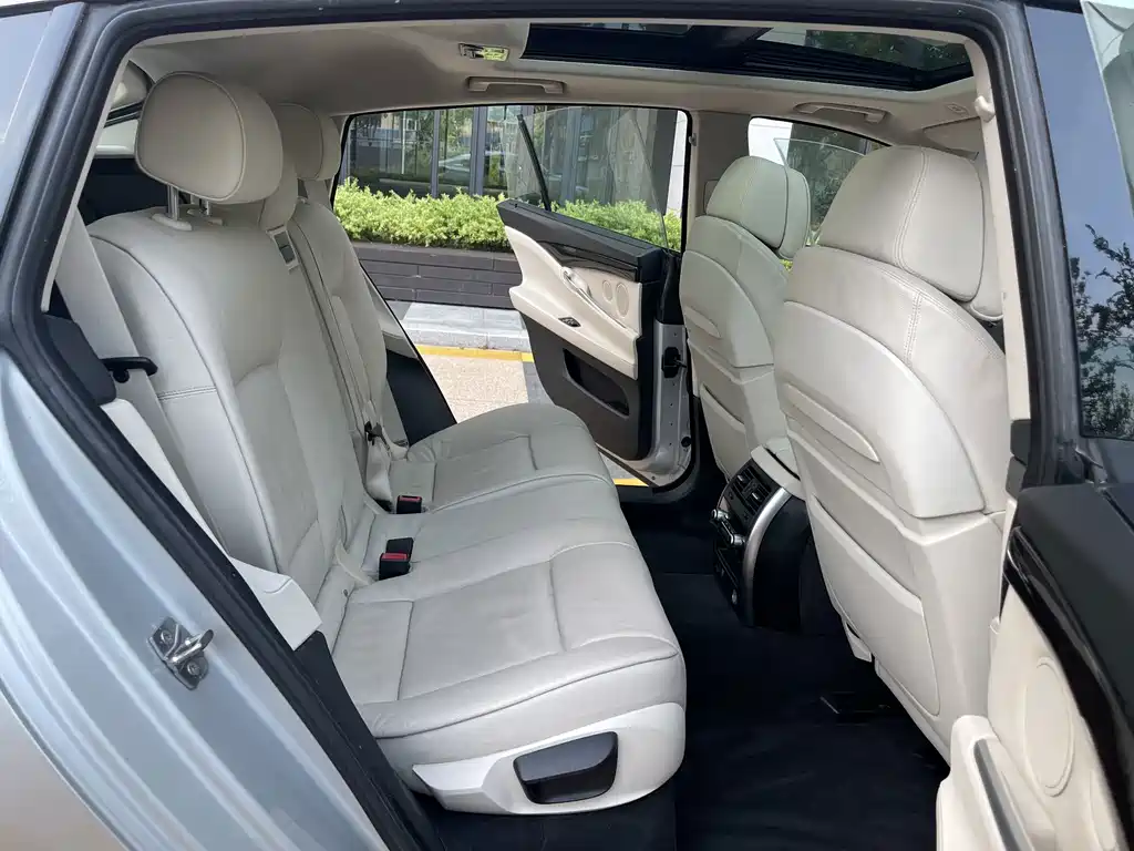 BMW 5 Series GT — миниатюра 17