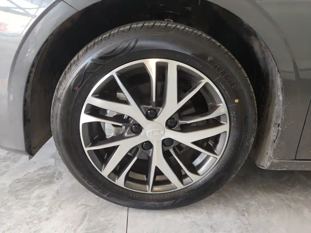 Geely Emgrand — миниатюра 23