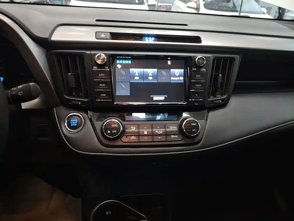 Toyota RAV4 — миниатюра 13